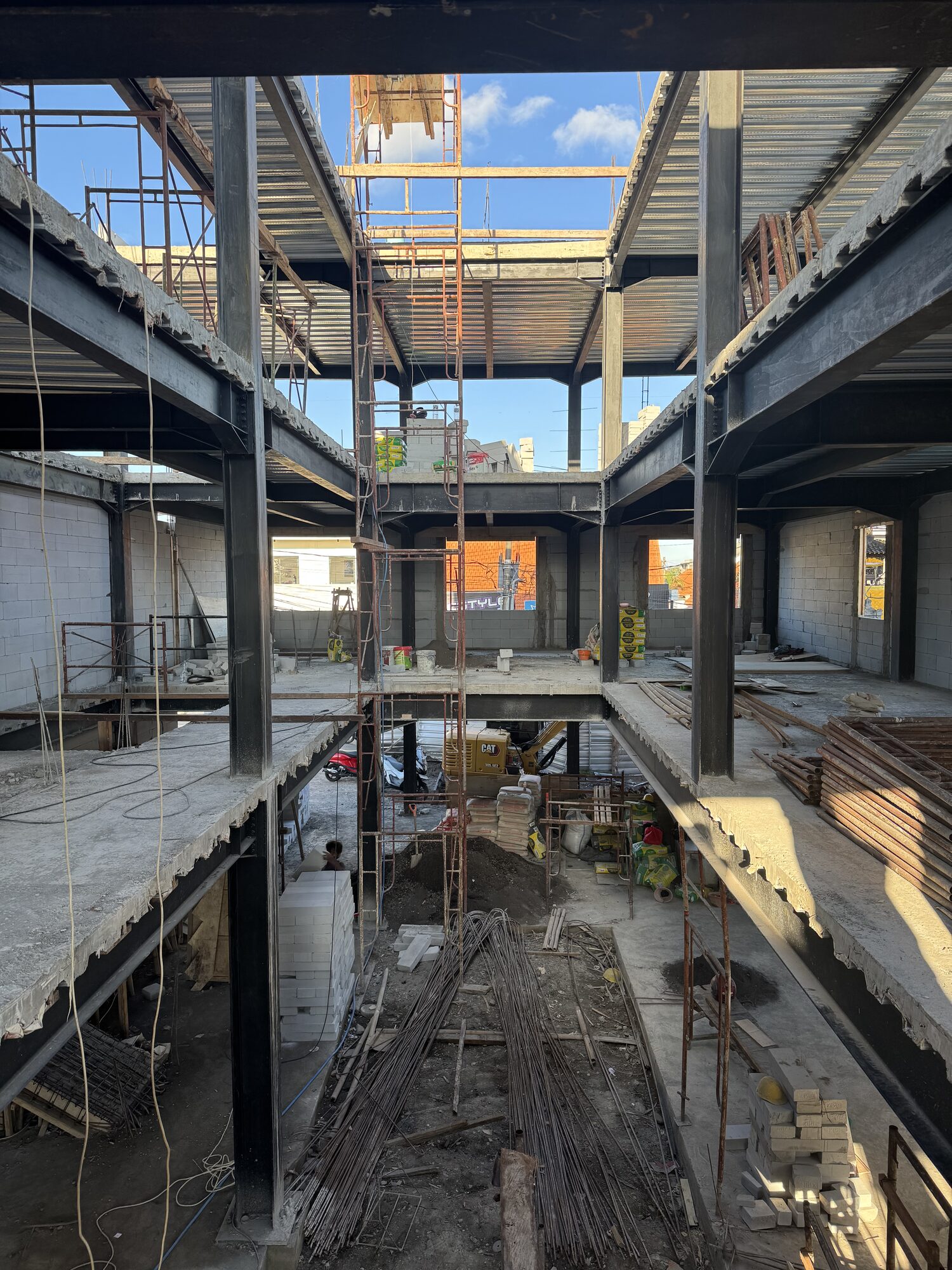 Steel structure of the SAS headquarters under construction, Umalas